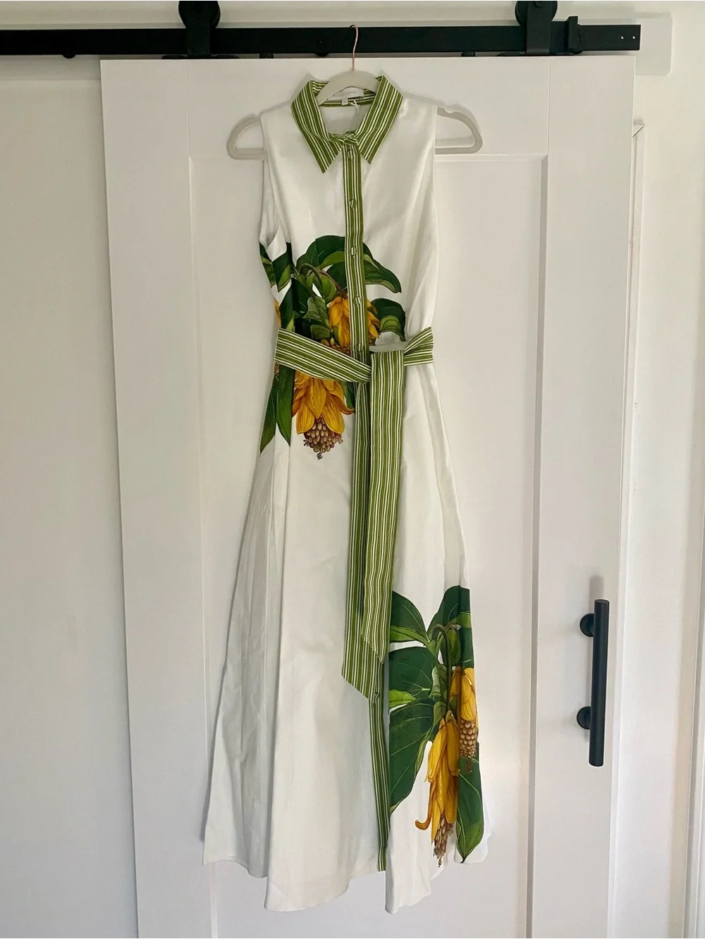 Borgo De Nor White Maxi Dress with Green Trim and Yellow Floral Print - Picture 4 of 9